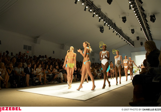 Illustration for article titled Gottex Spring/Summer '08 Show & Scene